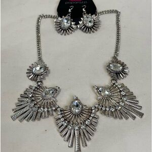 Paparazzi Big Bold Rhinestone Necklace & Earrings Set New